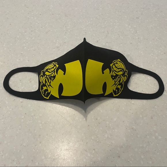 “WU - BEE” mask🐝 - Picture 3 of 4